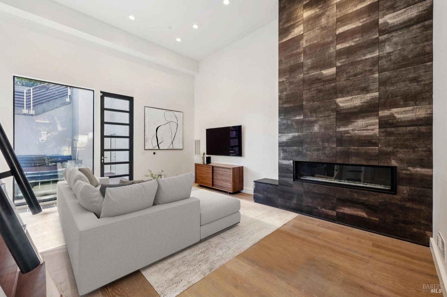 Detail Gallery Image 6 of 29 For 290 Edgewood Ave, Mill Valley,  CA 94941 - 4 Beds | 3/1 Baths