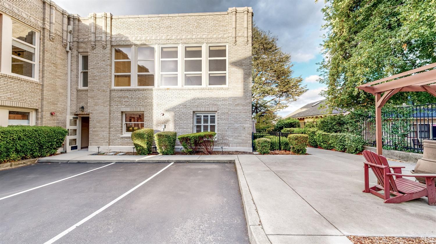 Detail Gallery Image 2 of 52 For 331 Keller St #11,  Petaluma,  CA 94952 - 2 Beds | 2/1 Baths