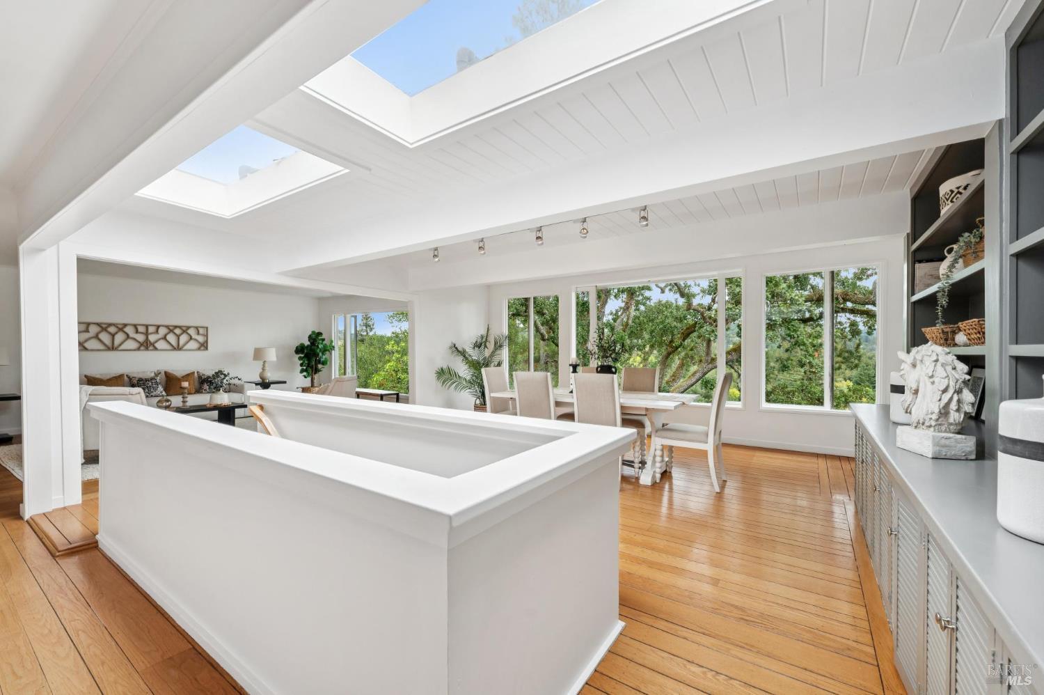 Detail Gallery Image 17 of 78 For 125 Oak Ave, San Anselmo,  CA 94960 - 5 Beds | 2/1 Baths