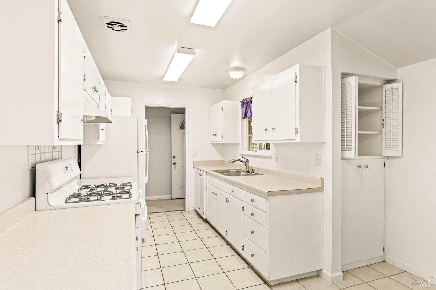 Detail Gallery Image 8 of 34 For 3173 Kingston Ave, Napa,  CA 94559 - 3 Beds | 1 Baths