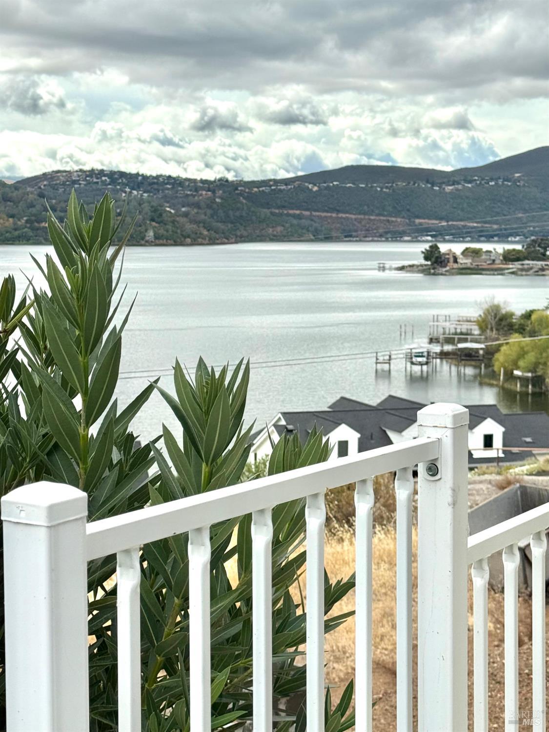Detail Gallery Image 5 of 73 For 11921 Lakeshore Dr, Clearlake,  CA 95422 - 3 Beds | 2 Baths