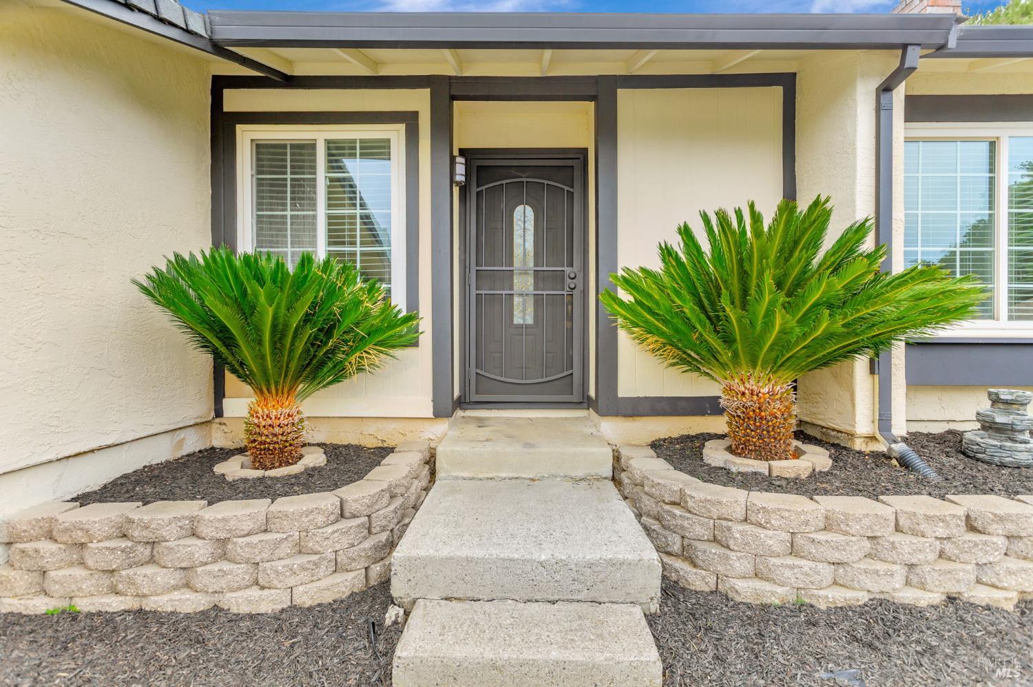 Detail Gallery Image 2 of 22 For 466 Holly St, Vallejo,  CA 94589 - 3 Beds | 2 Baths