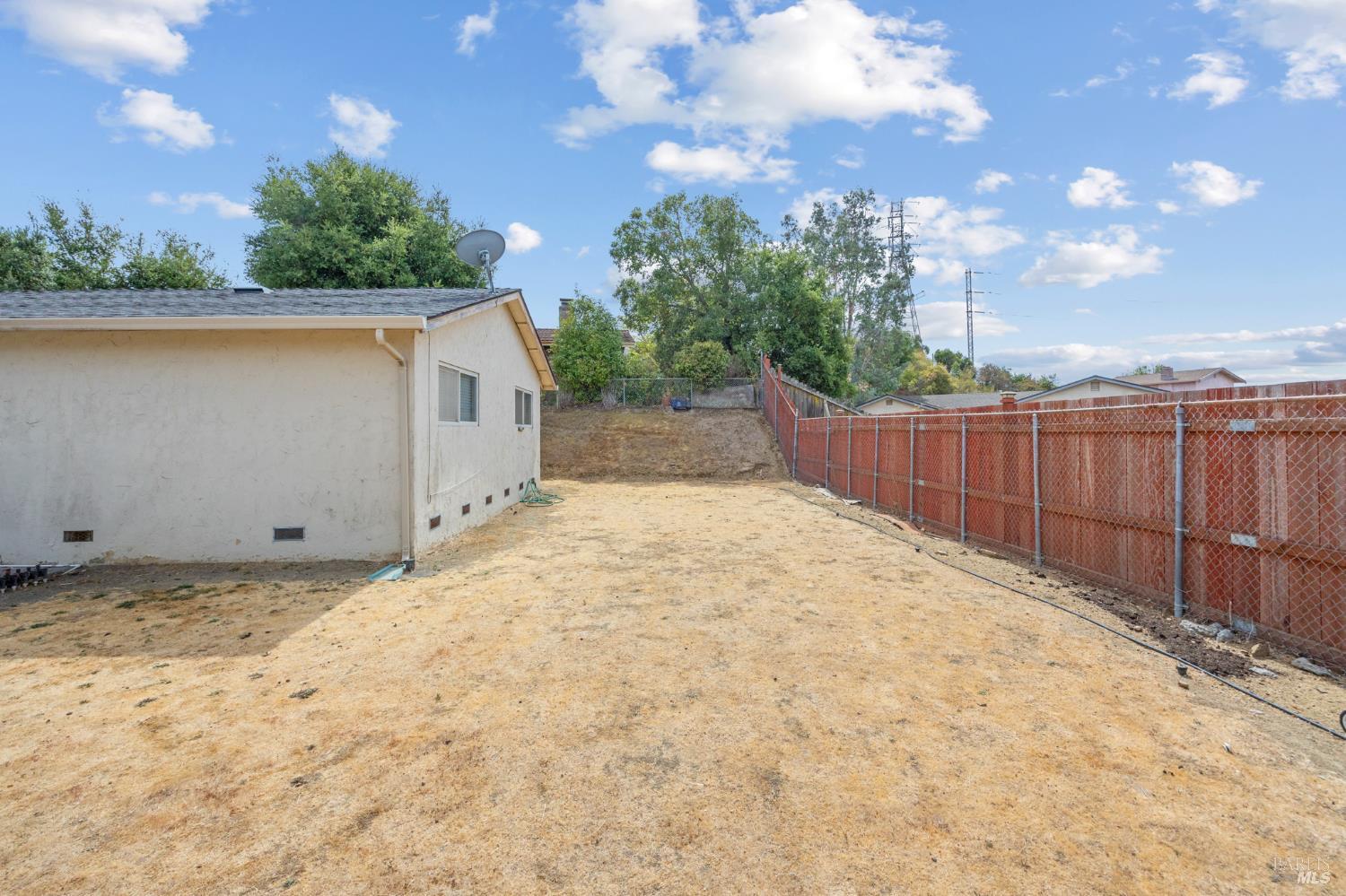 Detail Gallery Image 11 of 34 For 392 Winchester St, Vallejo,  CA 94590 - 4 Beds | 2 Baths