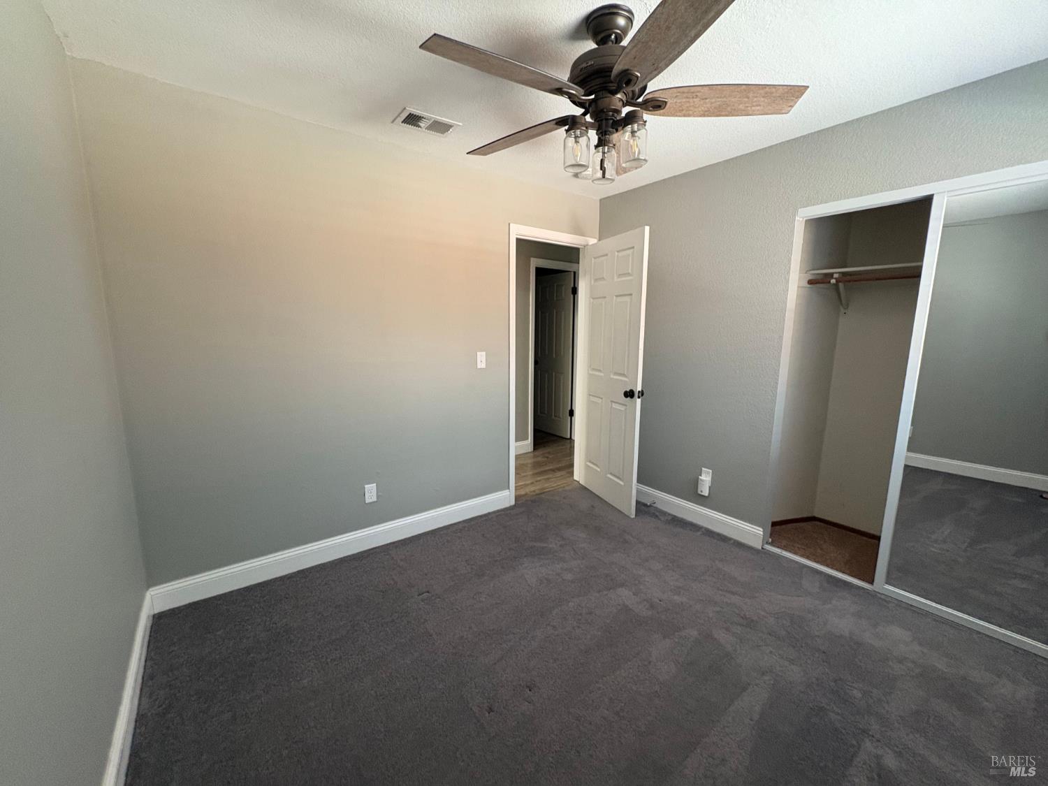 Detail Gallery Image 16 of 23 For 420 Oak Valley Dr, Vacaville,  CA 95687 - 3 Beds | 2 Baths