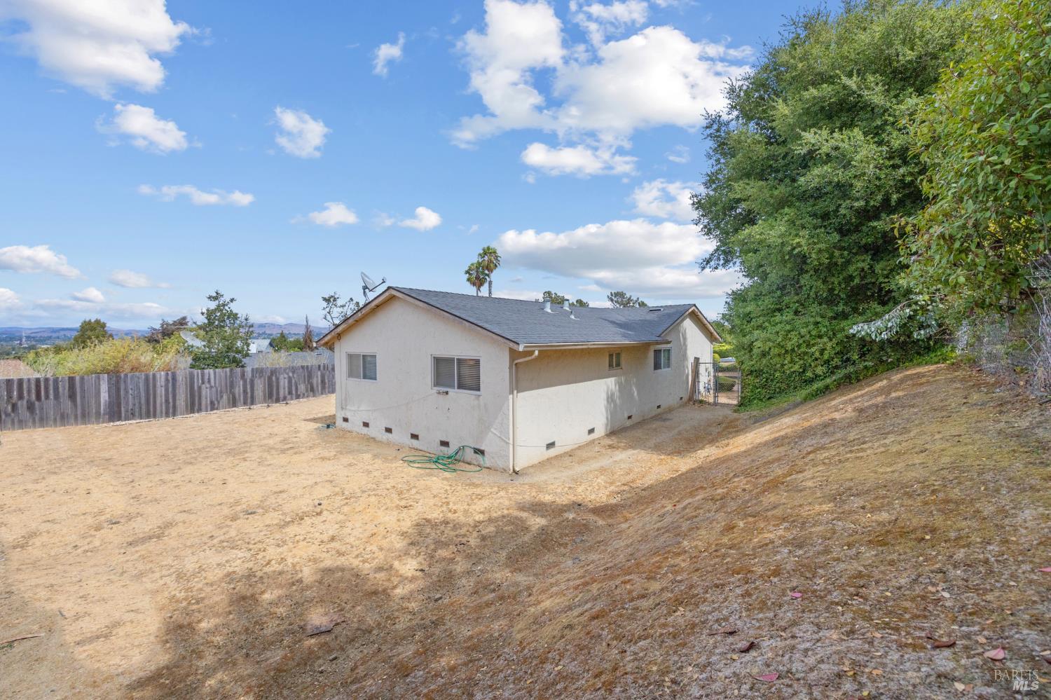 Detail Gallery Image 10 of 34 For 392 Winchester St, Vallejo,  CA 94590 - 4 Beds | 2 Baths