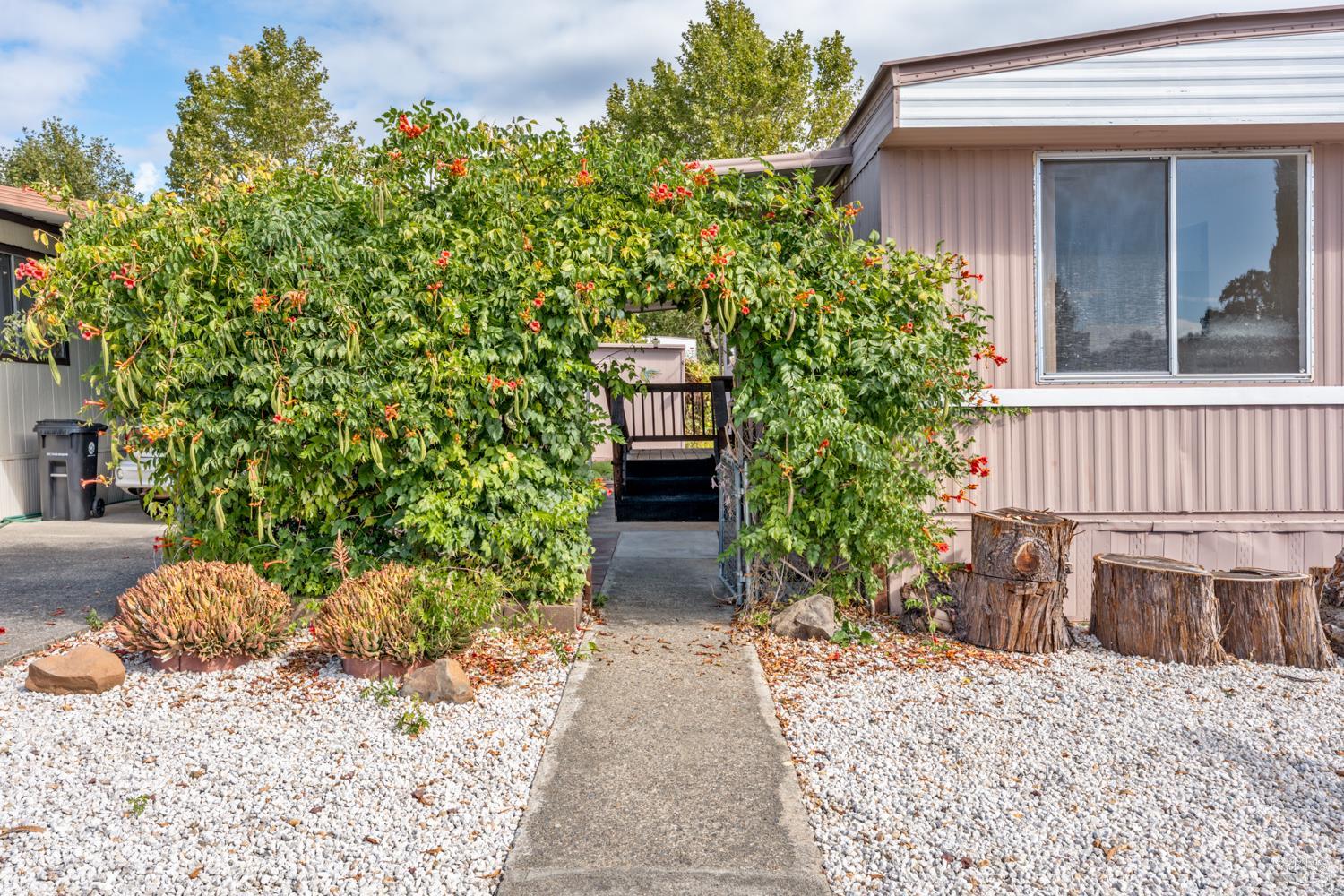 Detail Gallery Image 2 of 21 For 4801 N State St 53, Ukiah,  CA 95482 - 3 Beds | 2 Baths