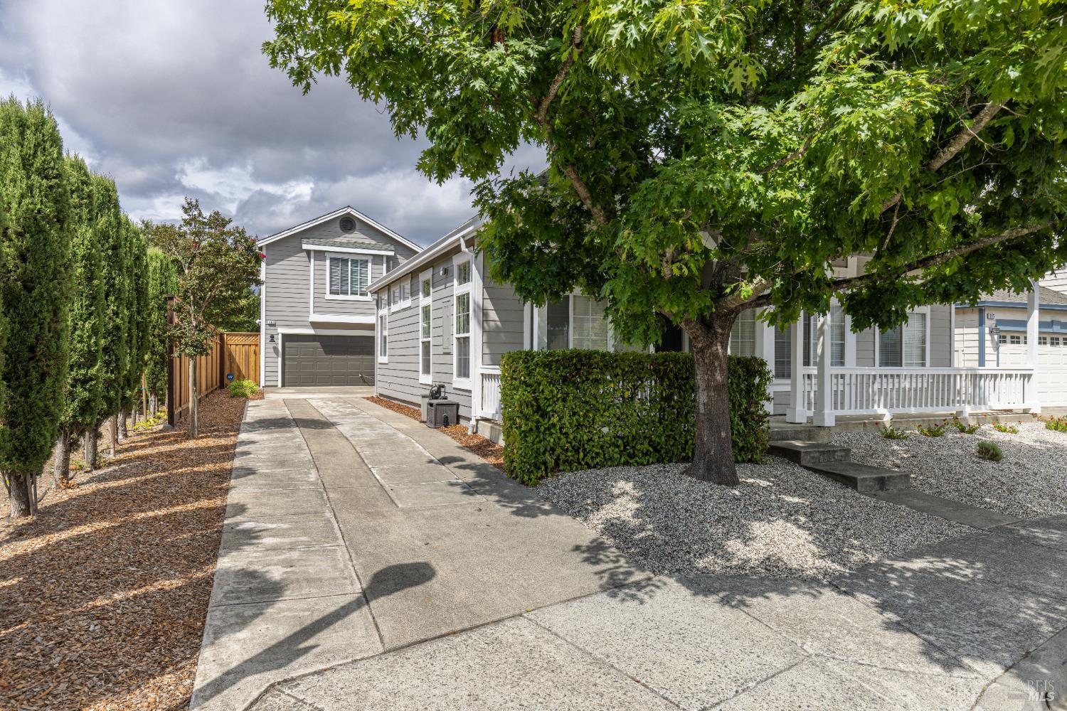 Detail Gallery Image 2 of 32 For 201 Spur Ridge Ln, Healdsburg,  CA 95448 - 3 Beds | 2 Baths