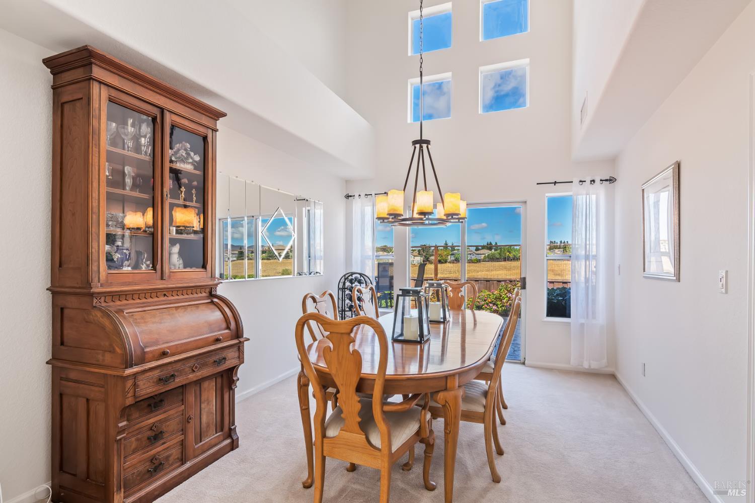 Detail Gallery Image 10 of 65 For 483 Panorama Dr, Benicia,  CA 94510 - 5 Beds | 3 Baths
