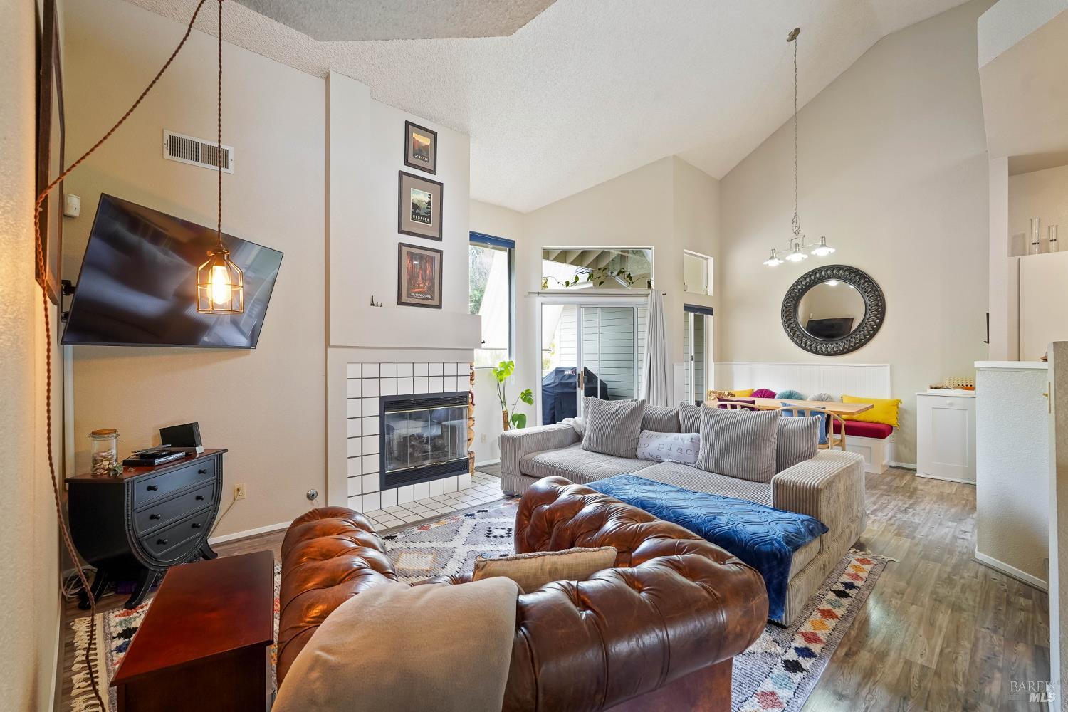 Detail Gallery Image 5 of 41 For 416 Lighthouse Ct, Hercules,  CA 94547 - 2 Beds | 2 Baths