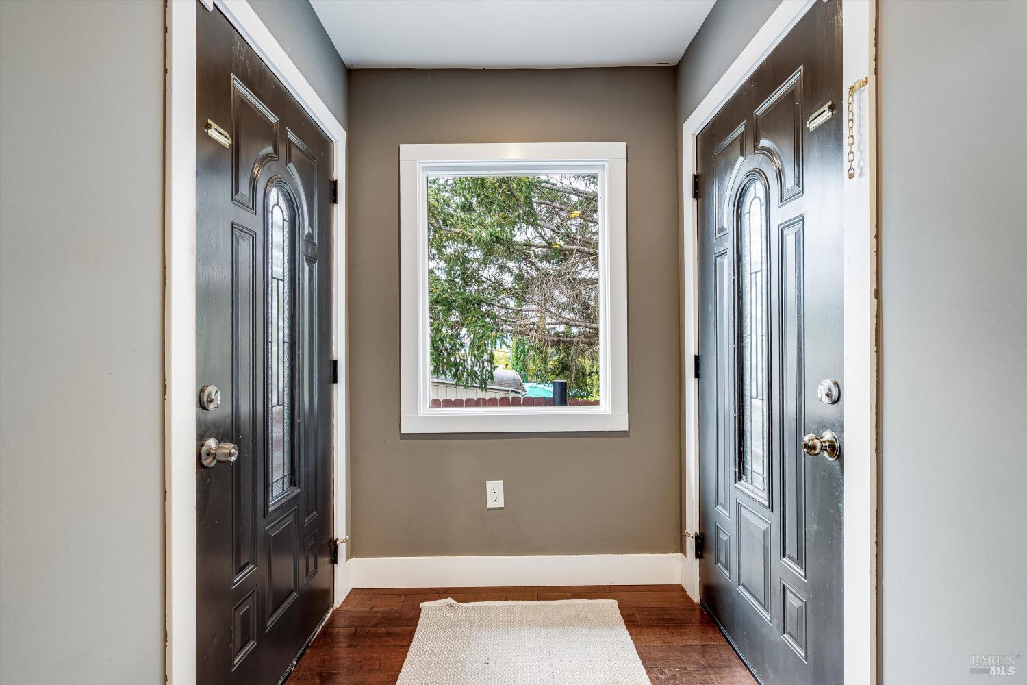 Detail Gallery Image 10 of 56 For 15 Julian Ave, Napa,  CA 94559 - 4 Beds | 2 Baths