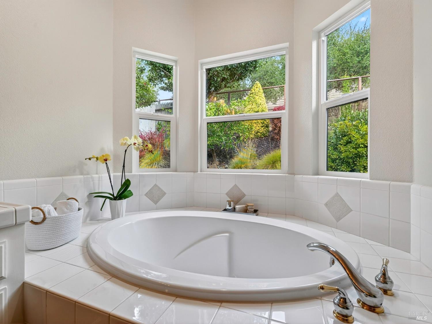 Detail Gallery Image 32 of 38 For 143 Village Oaks Ct, Healdsburg,  CA 95448 - 3 Beds | 2 Baths