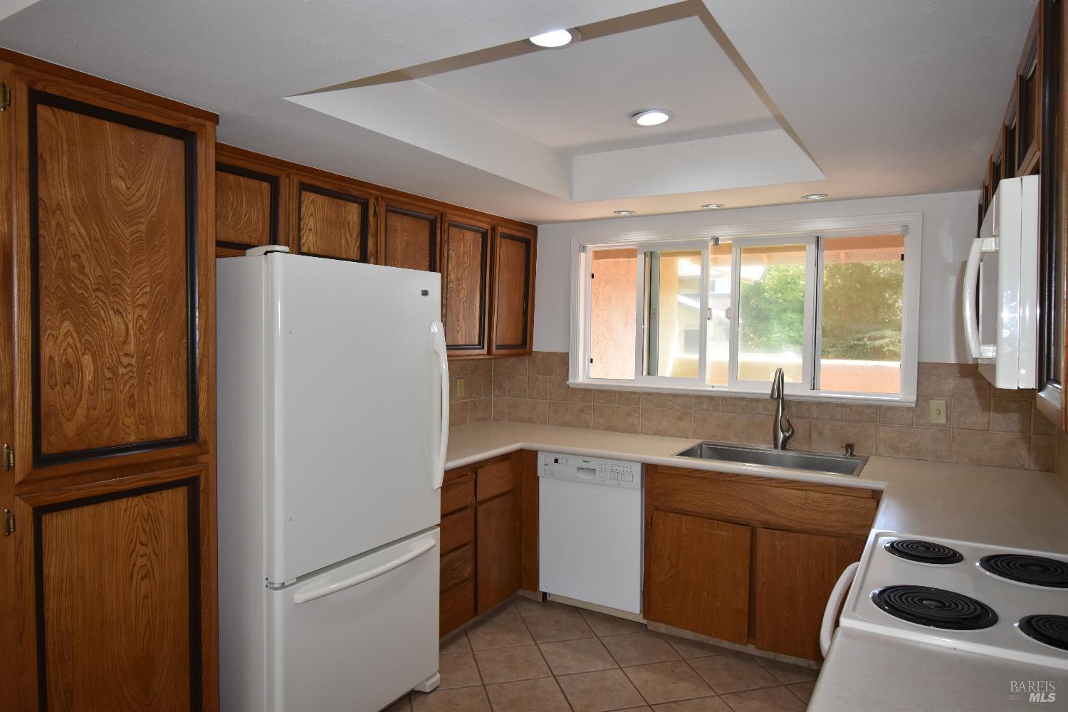 Detail Gallery Image 16 of 30 For 6061 Della Ct, Rohnert Park,  CA 94928 - 3 Beds | 2 Baths