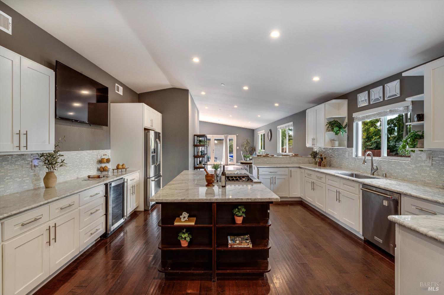 Detail Gallery Image 14 of 56 For 15 Julian Ave, Napa,  CA 94559 - 4 Beds | 2 Baths