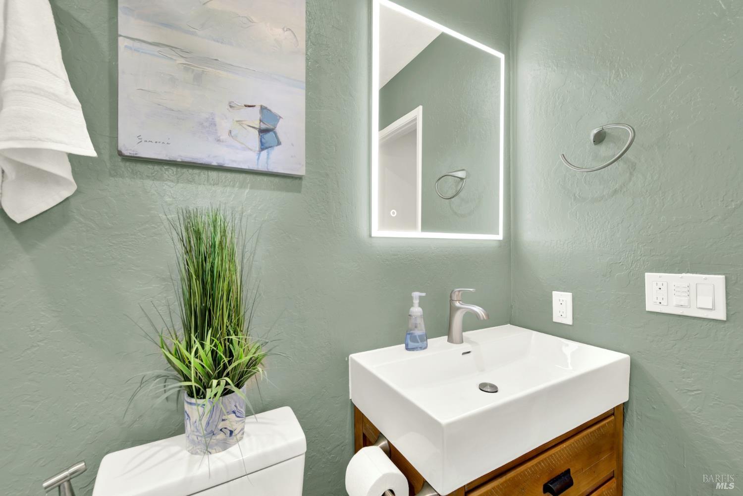 Detail Gallery Image 22 of 41 For 1121 Creekside Dr, Vacaville,  CA 95687 - 3 Beds | 2 Baths
