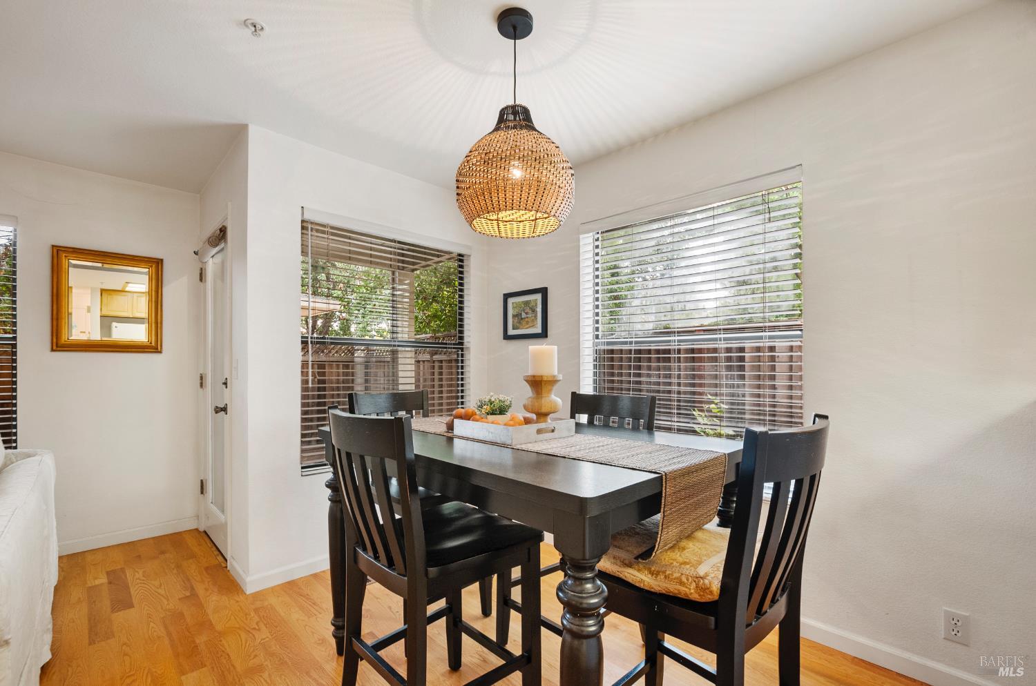 Detail Gallery Image 11 of 33 For 3202 Villa Ln, Napa,  CA 94558 - 2 Beds | 2/1 Baths