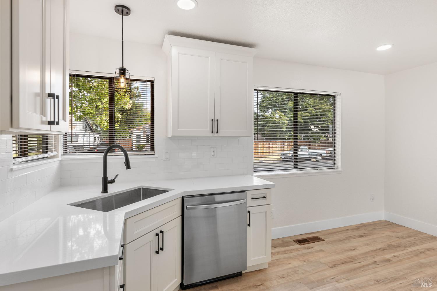 Detail Gallery Image 14 of 38 For 606 Saint Andrews Dr, Vacaville,  CA 95687 - 3 Beds | 1 Baths