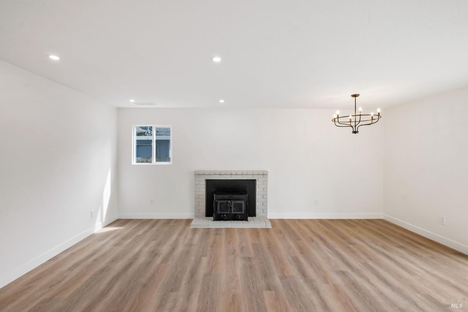 Detail Gallery Image 16 of 55 For 7402 Circle Dr, Rohnert Park,  CA 94928 - 3 Beds | 2 Baths