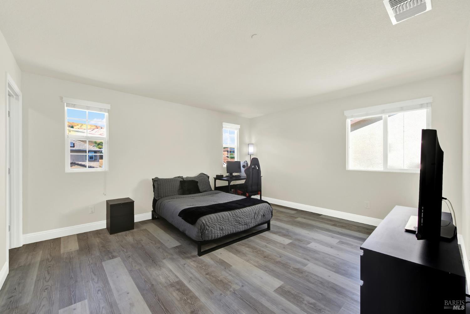 Detail Gallery Image 45 of 82 For 2437 Sanders Ln, Fairfield,  CA 94533 - 5 Beds | 4 Baths