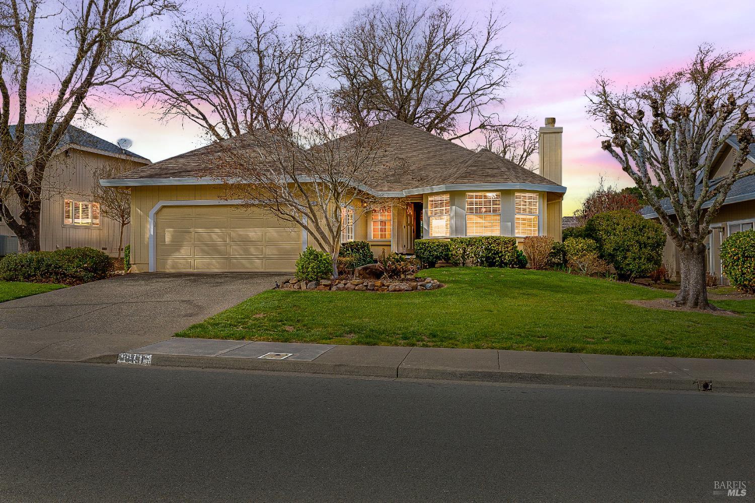 Detail Gallery Image 2 of 62 For 8151 Oakmont Dr, Santa Rosa,  CA 95409 - 3 Beds | 2 Baths