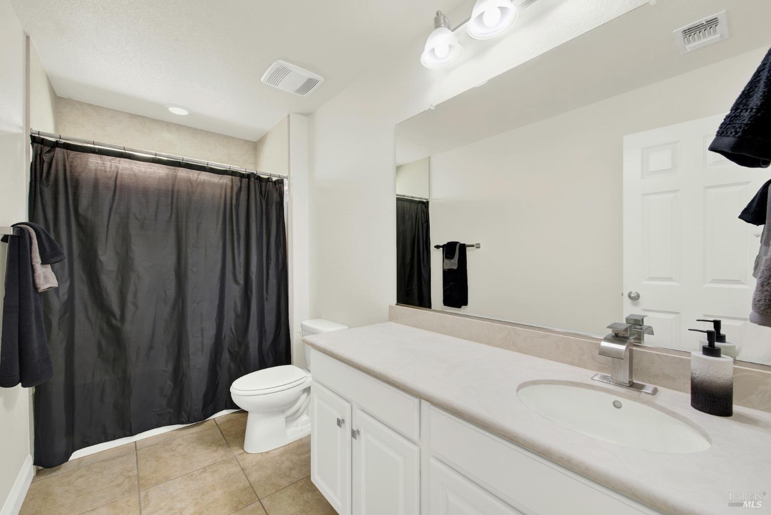 Detail Gallery Image 48 of 82 For 2437 Sanders Ln, Fairfield,  CA 94533 - 5 Beds | 4 Baths