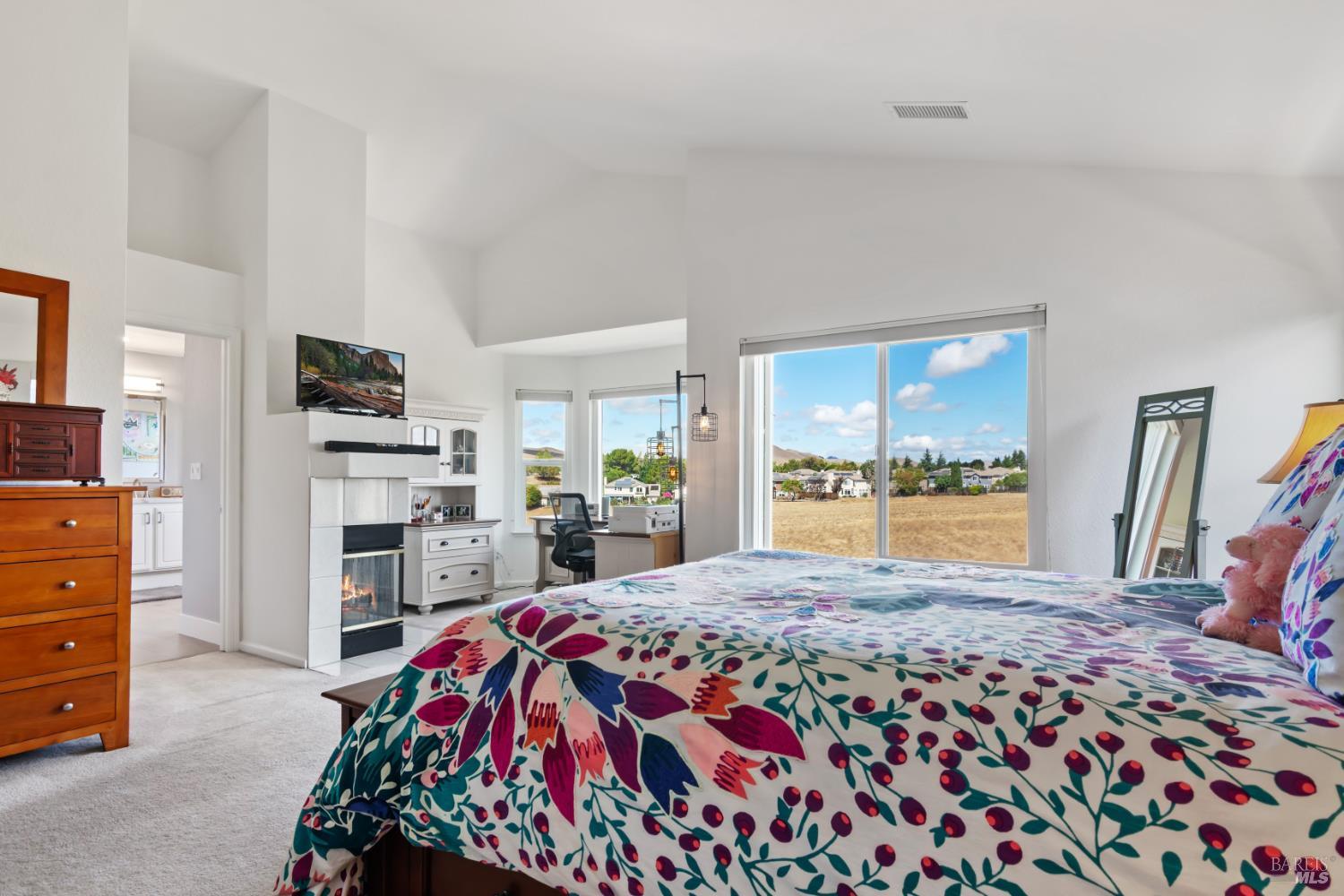 Detail Gallery Image 24 of 65 For 483 Panorama Dr, Benicia,  CA 94510 - 5 Beds | 3 Baths
