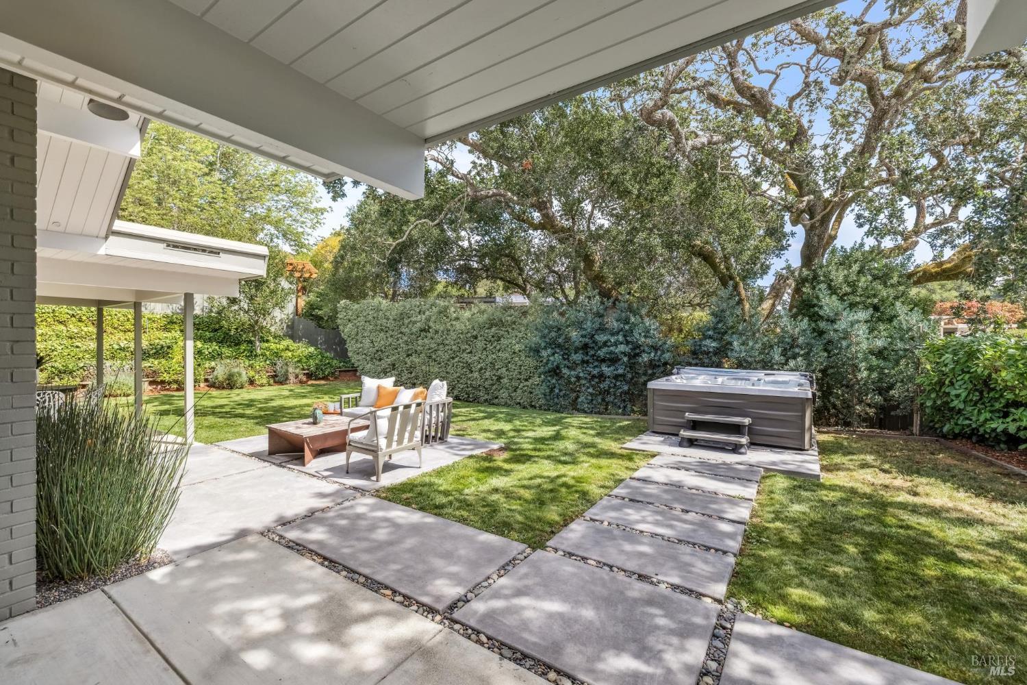 Detail Gallery Image 30 of 61 For 100 Mount Lyell Dr, San Rafael,  CA 94903 - 5 Beds | 2 Baths