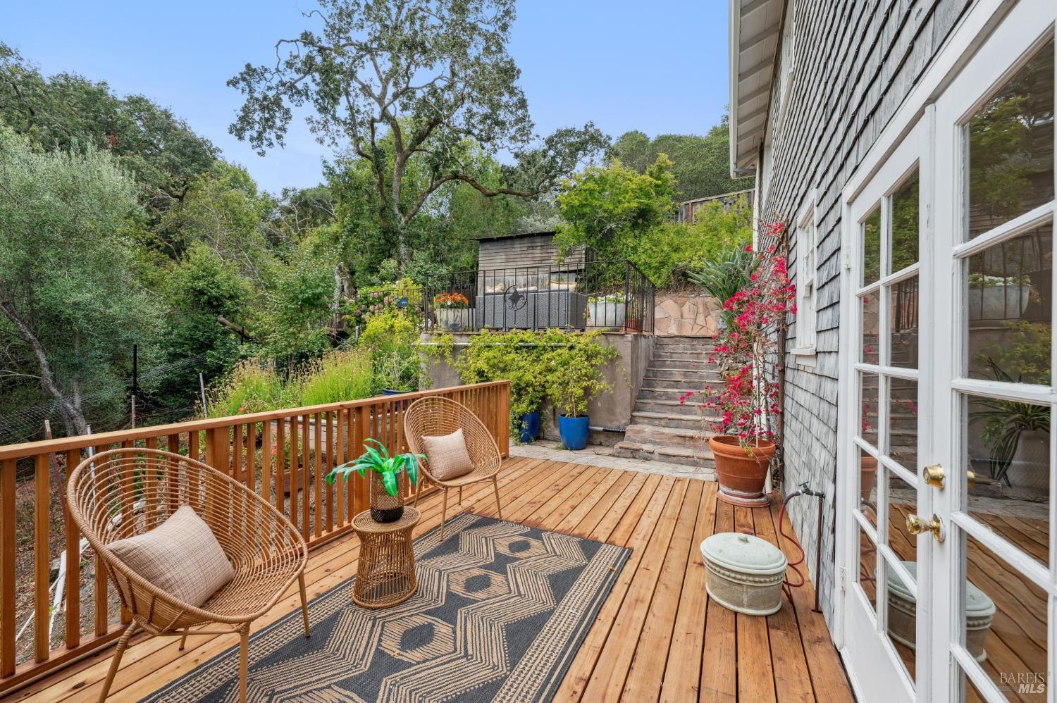 Detail Gallery Image 47 of 78 For 125 Oak Ave, San Anselmo,  CA 94960 - 5 Beds | 2/1 Baths