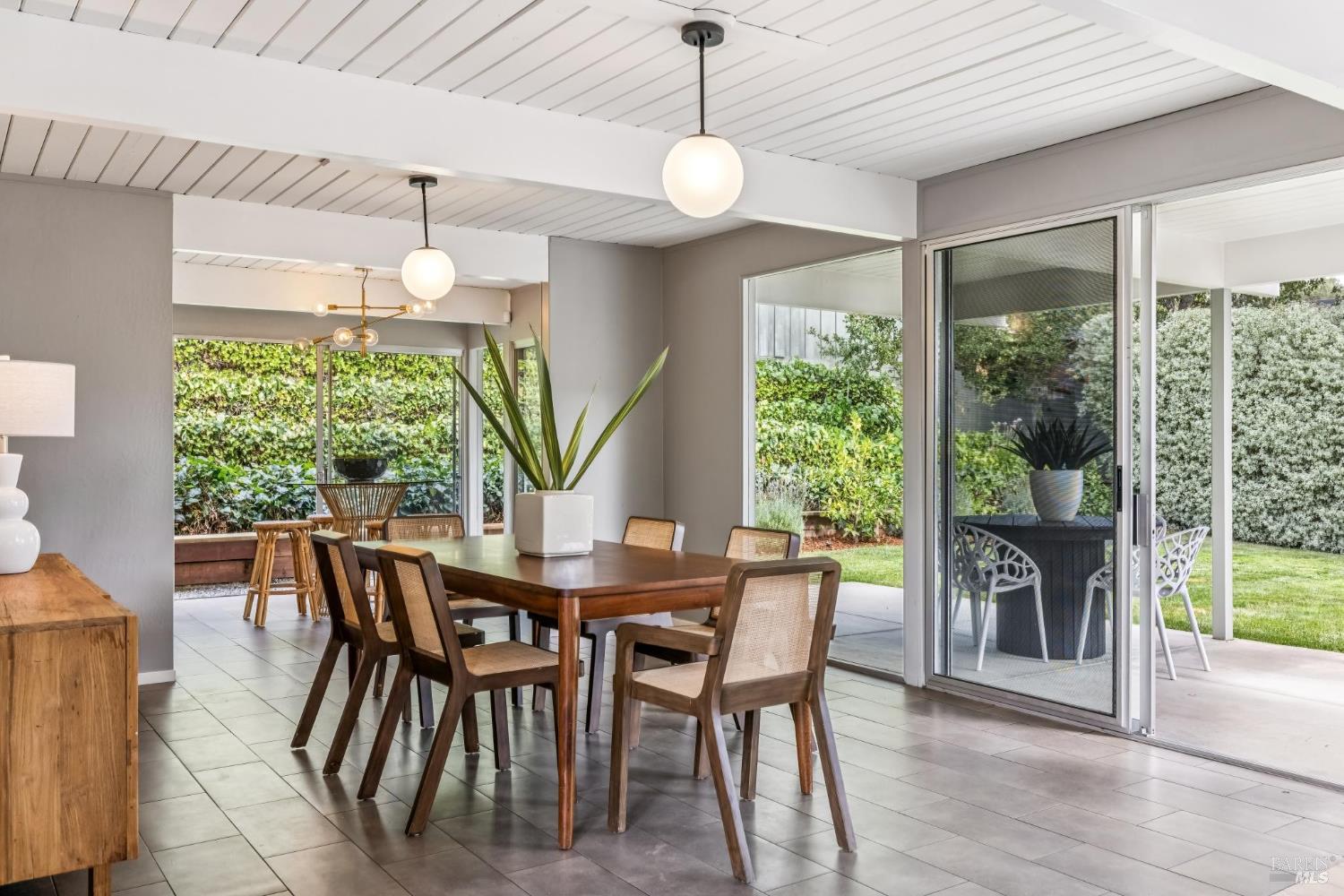 Detail Gallery Image 16 of 61 For 100 Mount Lyell Dr, San Rafael,  CA 94903 - 5 Beds | 2 Baths