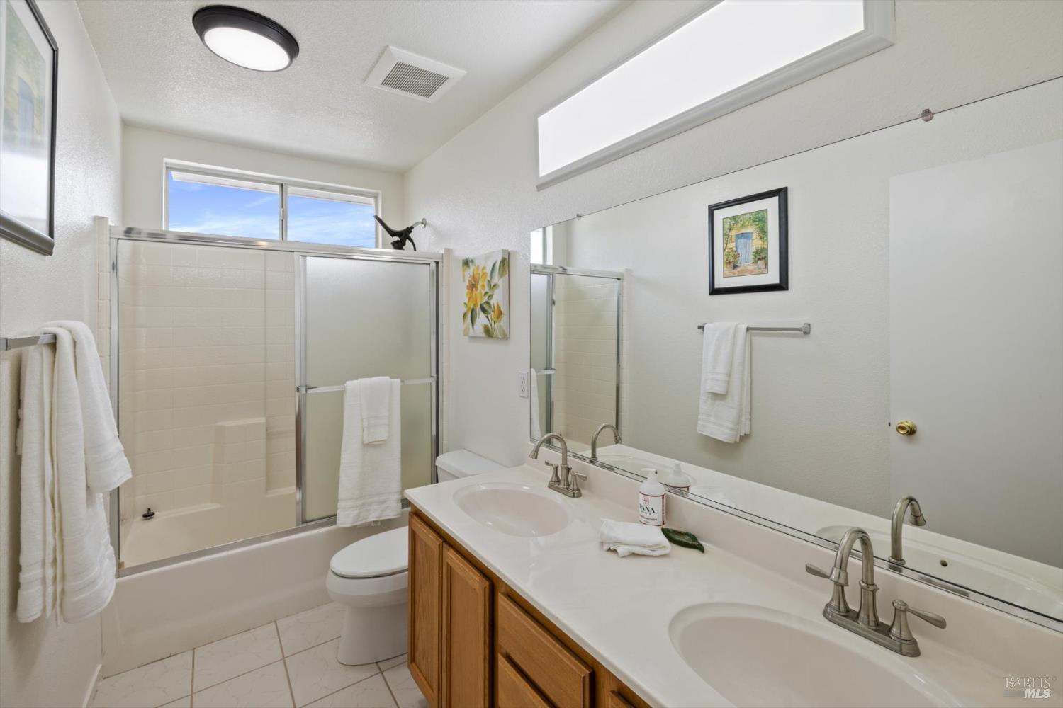 Detail Gallery Image 29 of 49 For 925 Cloverbrook Cir, Vacaville,  CA 95687 - 4 Beds | 3 Baths