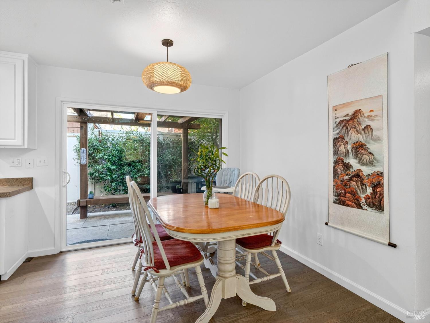 Detail Gallery Image 8 of 33 For 2506 Lakeview Dr, Santa Rosa,  CA 95405 - 3 Beds | 2 Baths