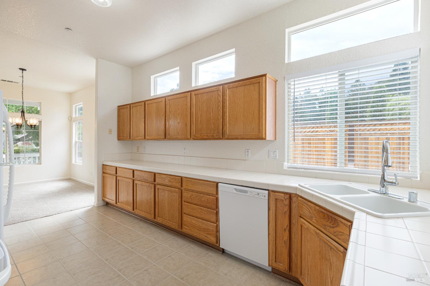 Detail Gallery Image 15 of 32 For 201 Spur Ridge Ln, Healdsburg,  CA 95448 - 3 Beds | 2 Baths