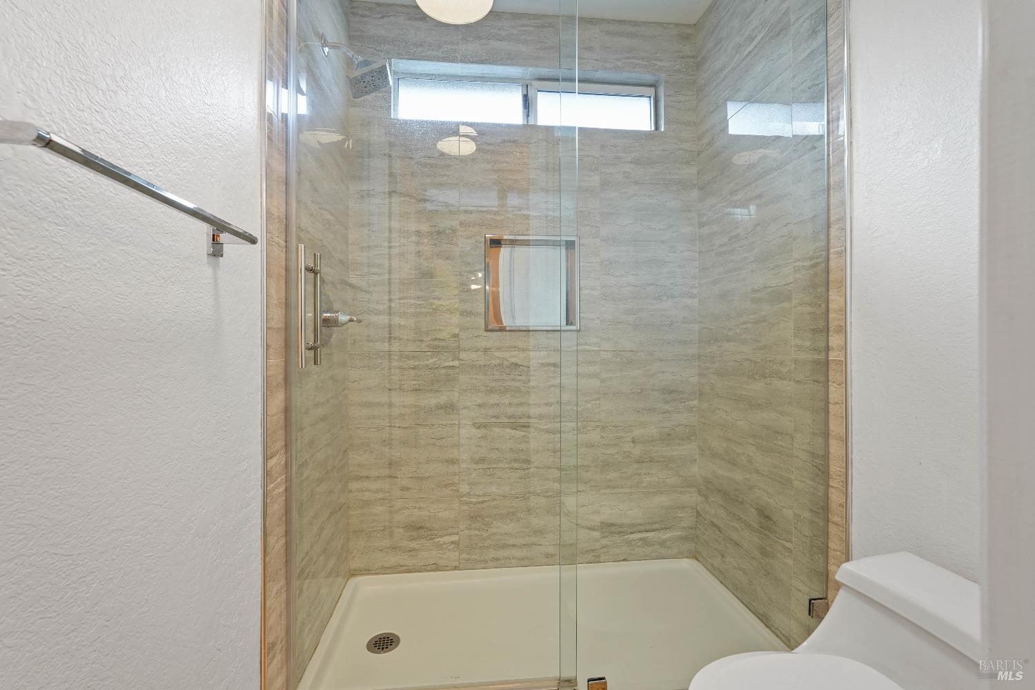 Detail Gallery Image 34 of 59 For 606 Roscommon Pl, Vacaville,  CA 95688 - 3 Beds | 2/1 Baths