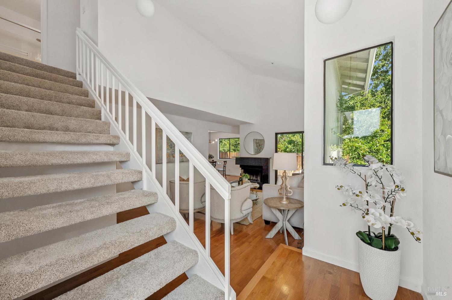 Detail Gallery Image 3 of 29 For 5 Briarwood Ct, Novato,  CA 94947 - 3 Beds | 2/1 Baths