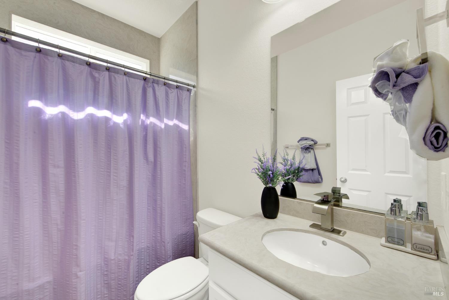 Detail Gallery Image 37 of 82 For 2437 Sanders Ln, Fairfield,  CA 94533 - 5 Beds | 4 Baths