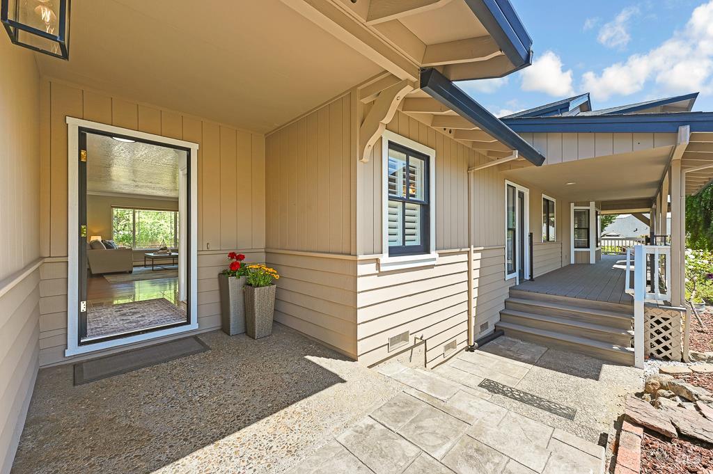Detail Gallery Image 4 of 43 For 712 Bloomfield Rd, Sebastopol,  CA 95472 - 3 Beds | 3 Baths