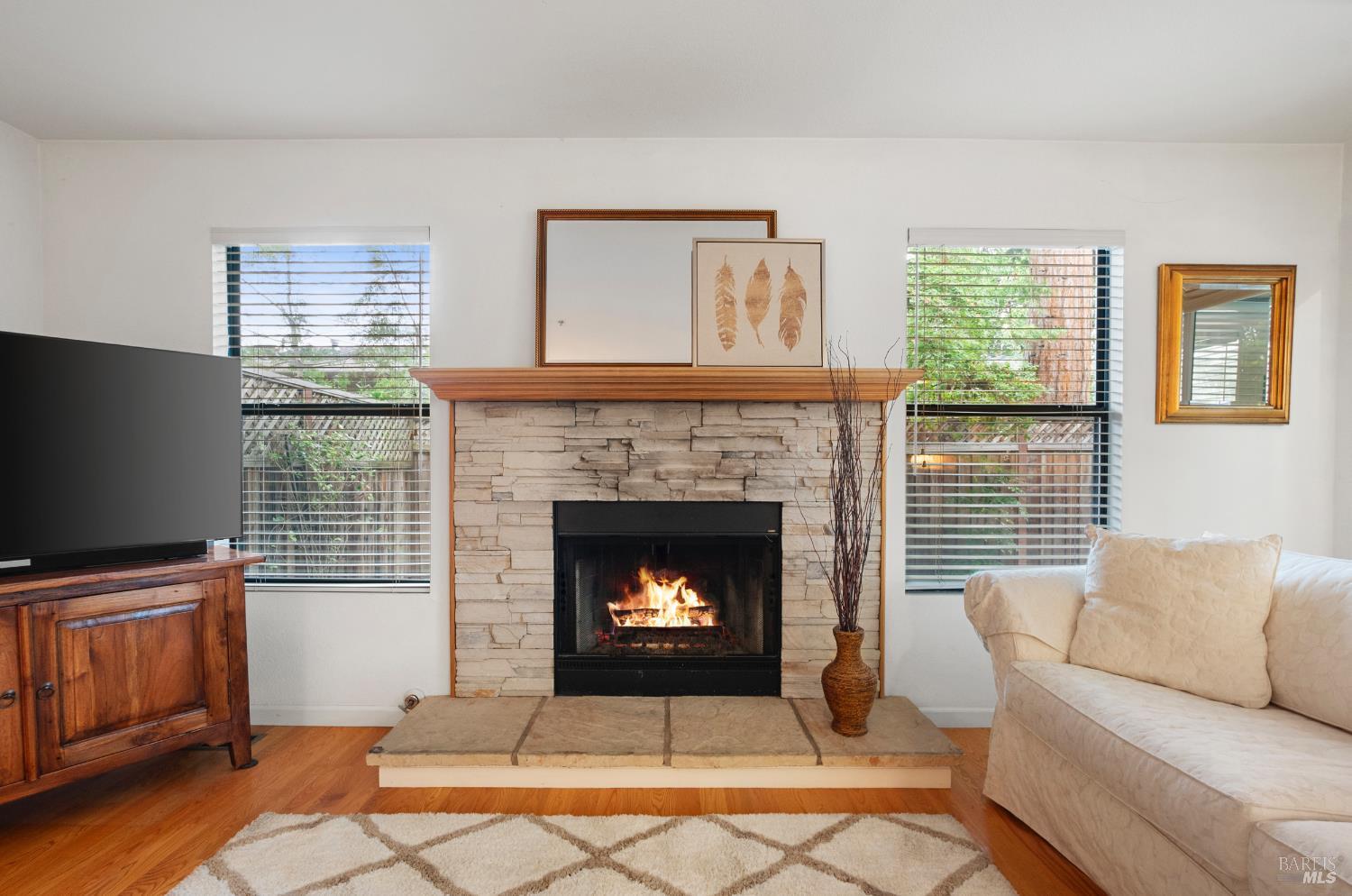Detail Gallery Image 8 of 33 For 3202 Villa Ln, Napa,  CA 94558 - 2 Beds | 2/1 Baths
