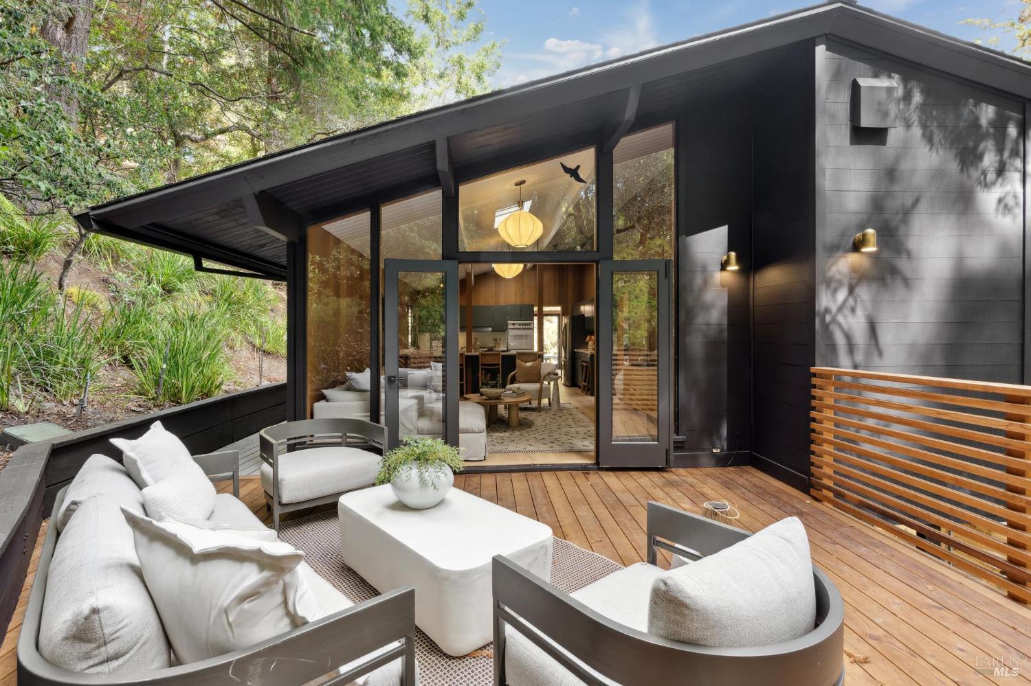 Detail Gallery Image 19 of 37 For 38 Glen Dr, Mill Valley,  CA 94941 - 4 Beds | 2 Baths