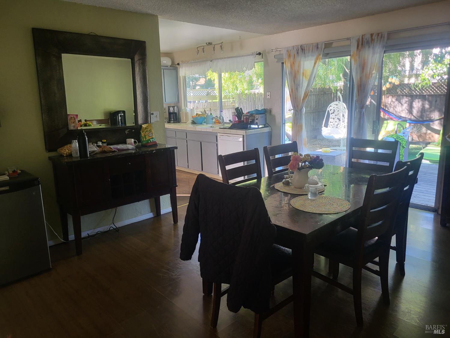 Detail Gallery Image 11 of 16 For 4106 Pinot Dr, Napa,  CA 94558 - 3 Beds | 2 Baths