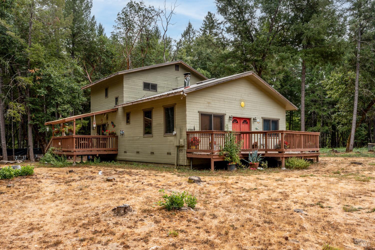 Detail Gallery Image 2 of 23 For 850 Minx Ct, Laytonville,  CA 95454 - 3 Beds | 2 Baths