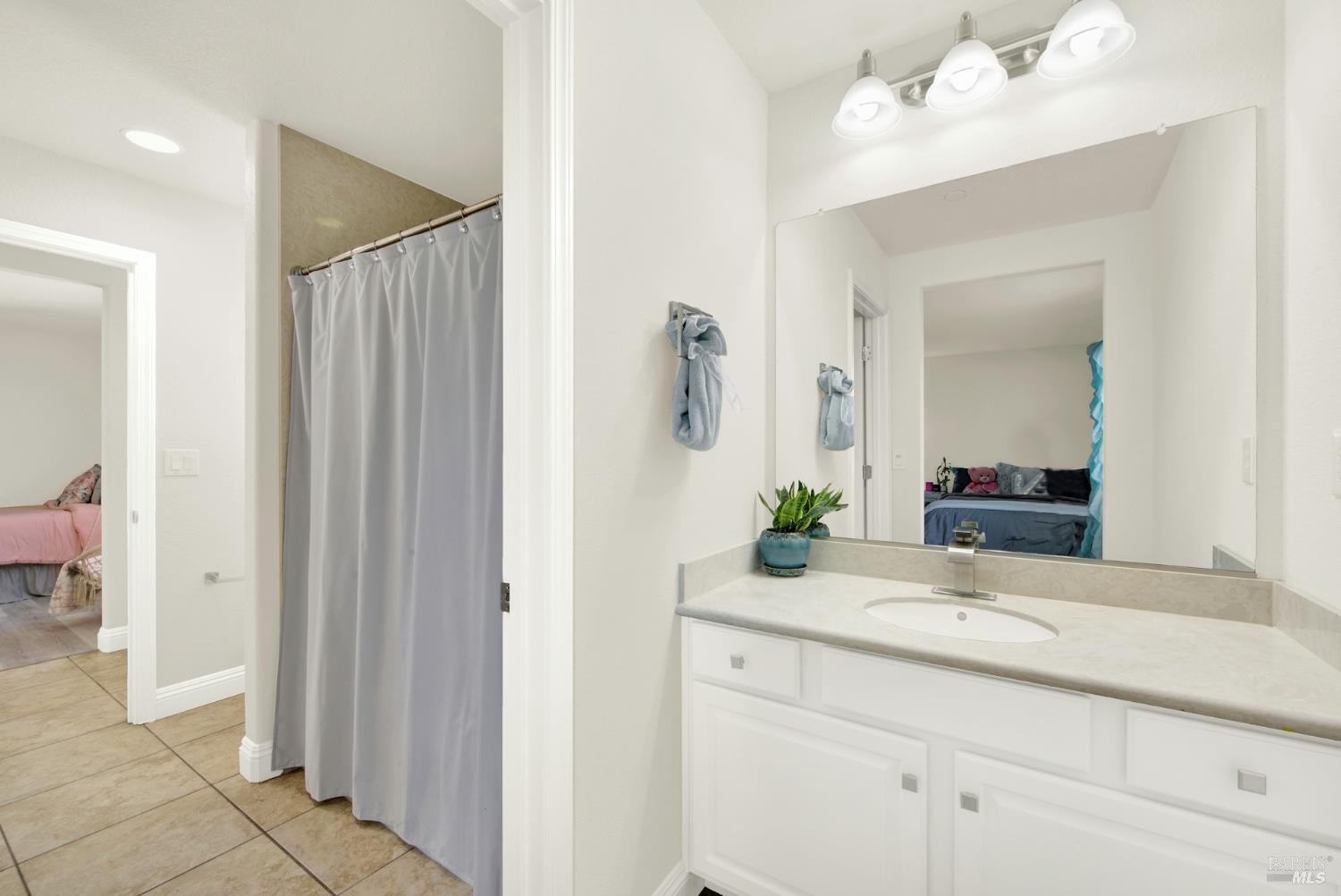 Detail Gallery Image 51 of 82 For 2437 Sanders Ln, Fairfield,  CA 94533 - 5 Beds | 4 Baths