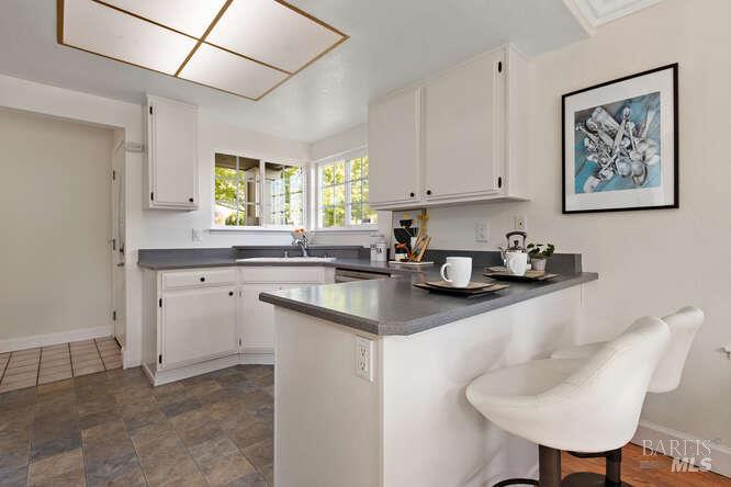 Detail Gallery Image 6 of 33 For 130 Flying Cloud Ct, Vallejo,  CA 94591 - 4 Beds | 3 Baths