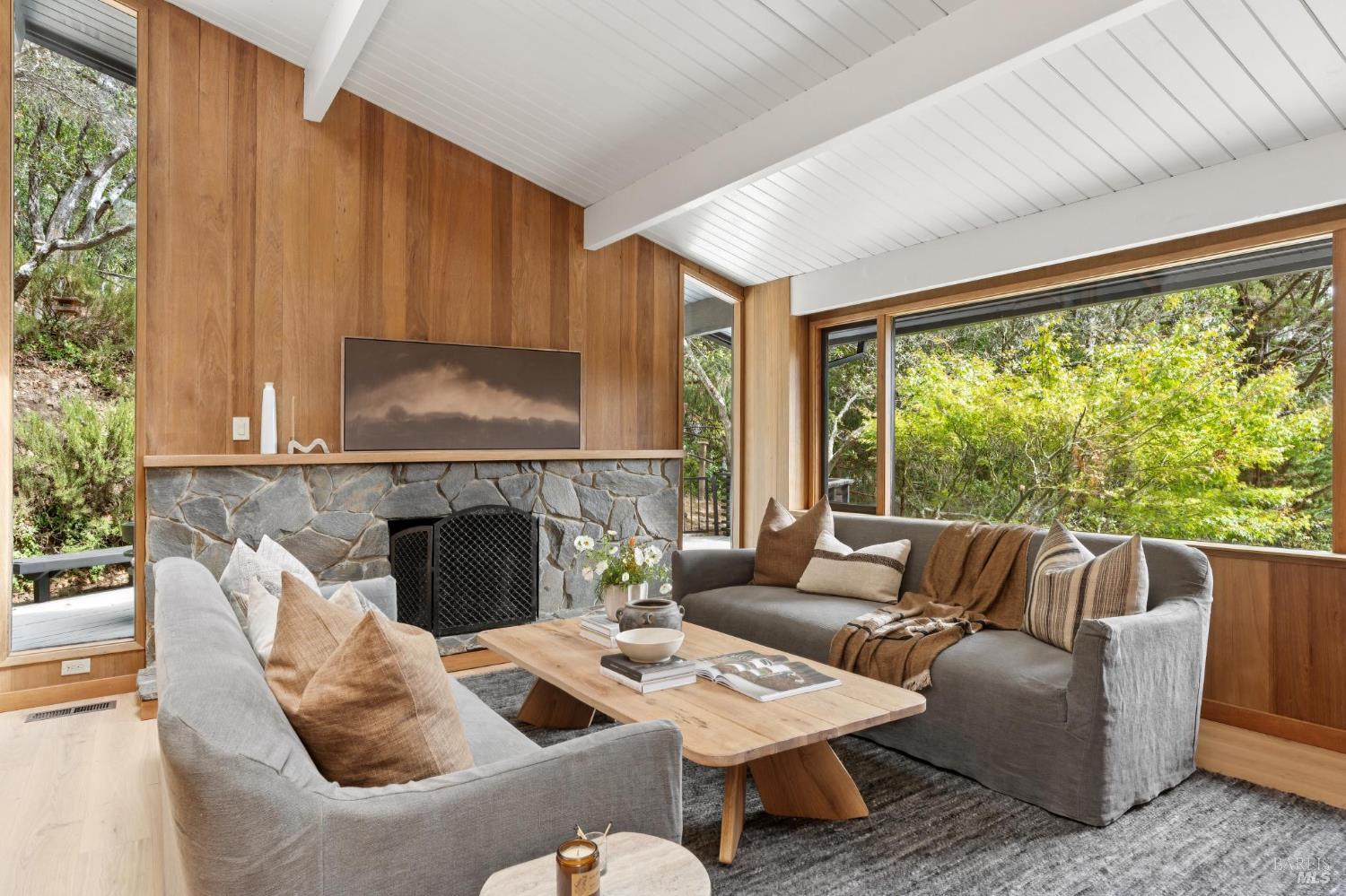 Detail Gallery Image 5 of 37 For 38 Glen Dr, Mill Valley,  CA 94941 - 4 Beds | 2 Baths