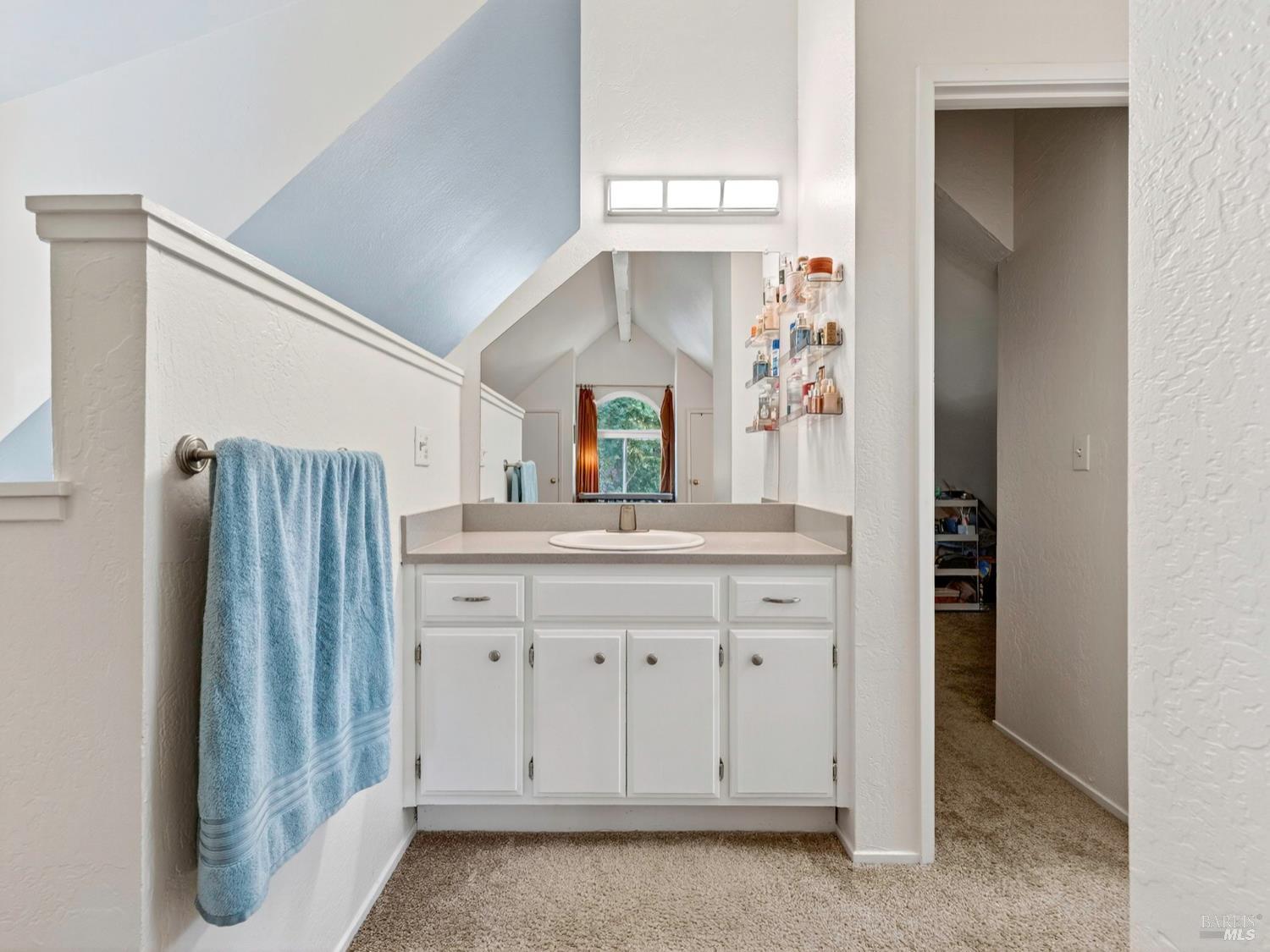 Detail Gallery Image 17 of 33 For 2506 Lakeview Dr, Santa Rosa,  CA 95405 - 3 Beds | 2 Baths