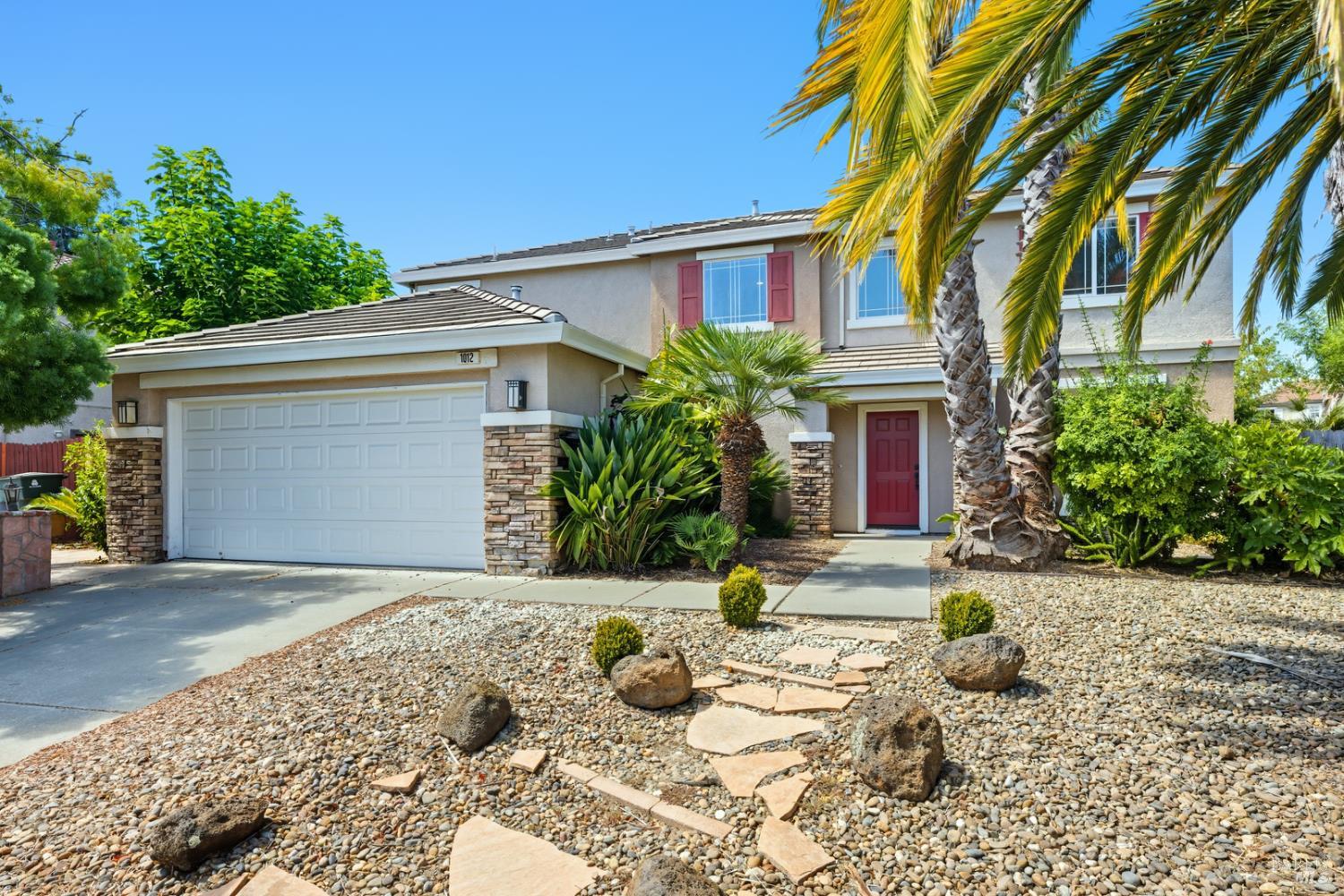 Detail Gallery Image 4 of 52 For 1012 Hickock Dr, Vacaville,  CA 95687 - 4 Beds | 3 Baths