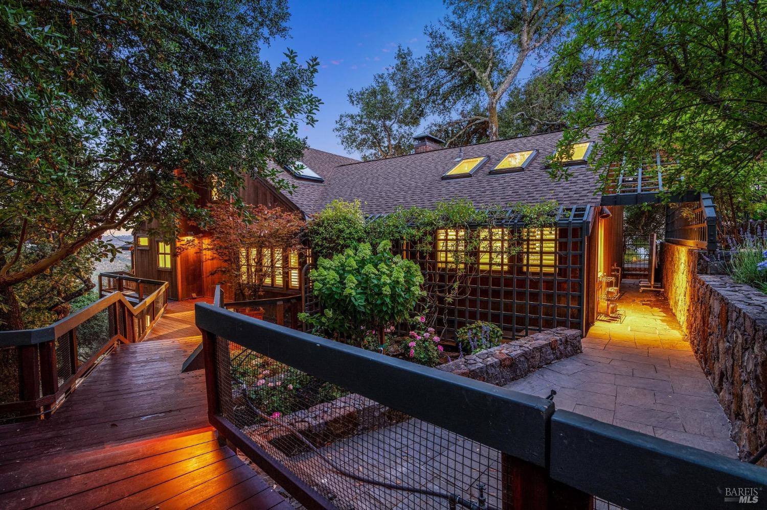 Detail Gallery Image 10 of 78 For 1090 Bart Rd, Sonoma,  CA 95476 - 3 Beds | 2/1 Baths