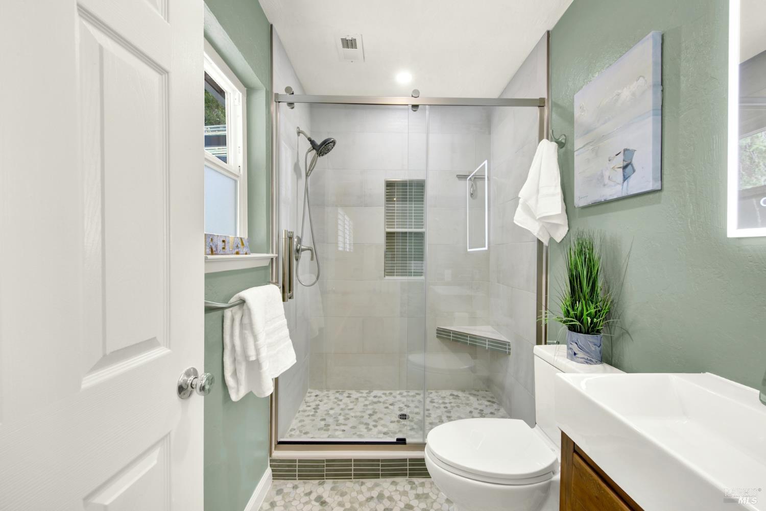 Detail Gallery Image 21 of 41 For 1121 Creekside Dr, Vacaville,  CA 95687 - 3 Beds | 2 Baths