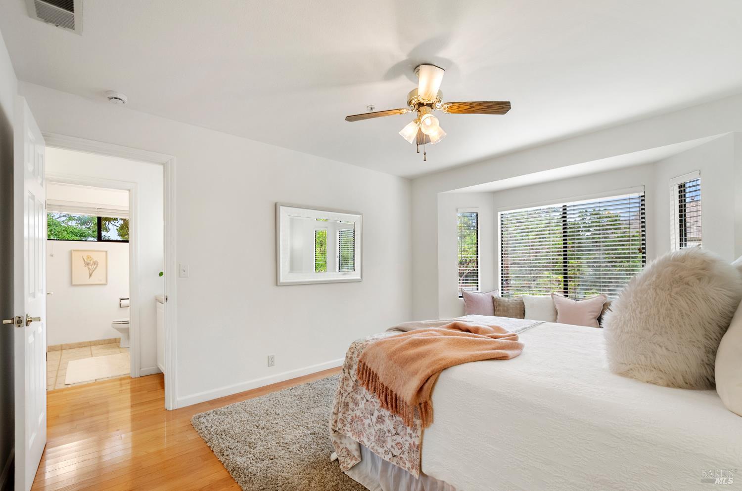 Detail Gallery Image 21 of 33 For 3202 Villa Ln, Napa,  CA 94558 - 2 Beds | 2/1 Baths