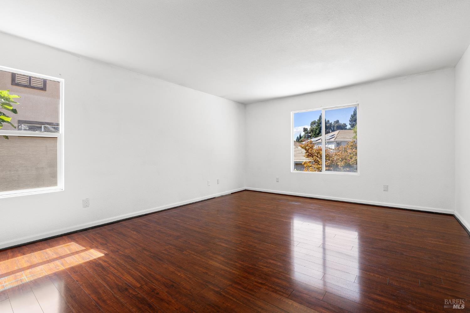 Detail Gallery Image 30 of 52 For 1012 Hickock Dr, Vacaville,  CA 95687 - 4 Beds | 3 Baths
