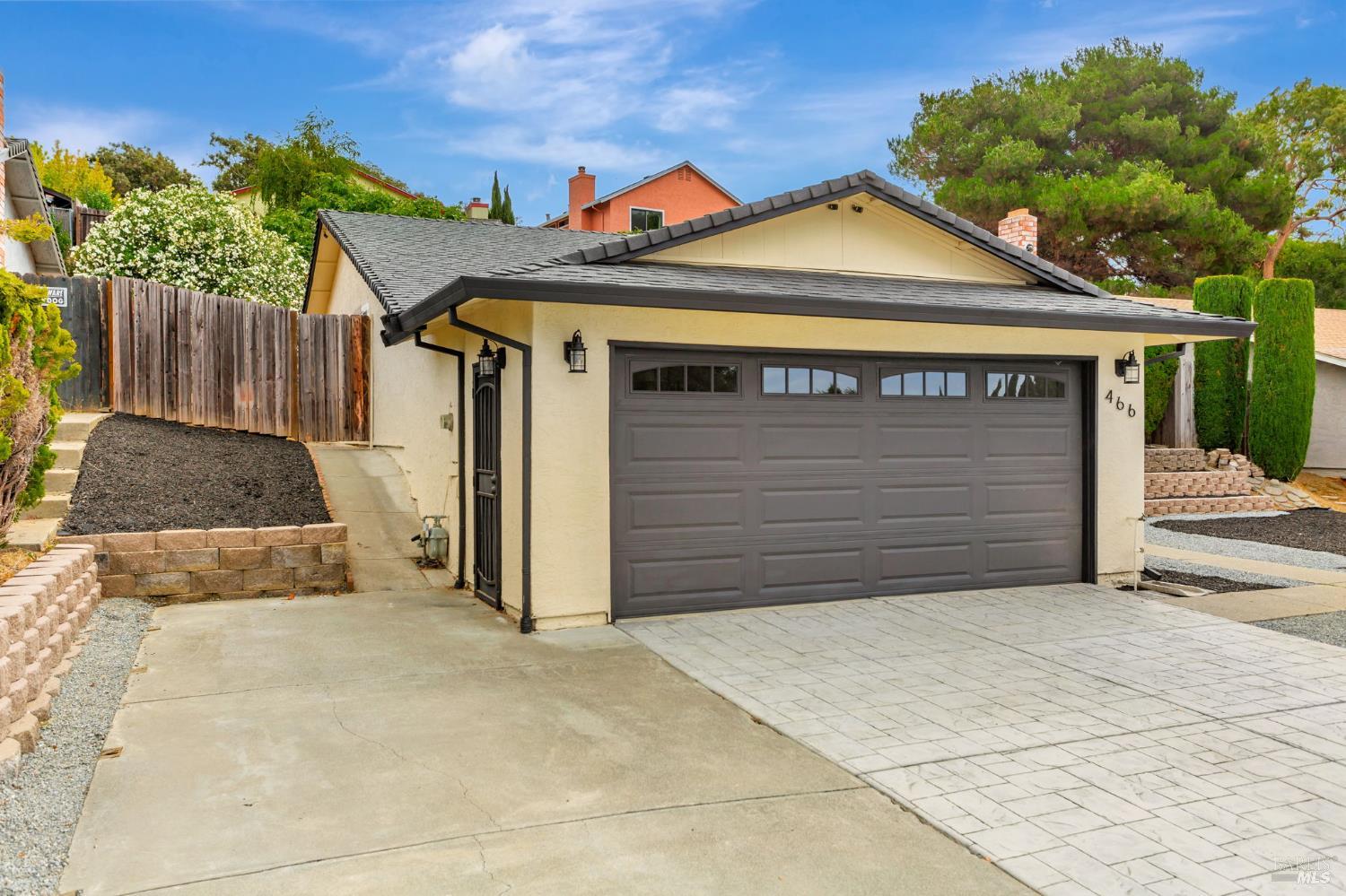 Detail Gallery Image 3 of 22 For 466 Holly St, Vallejo,  CA 94589 - 3 Beds | 2 Baths