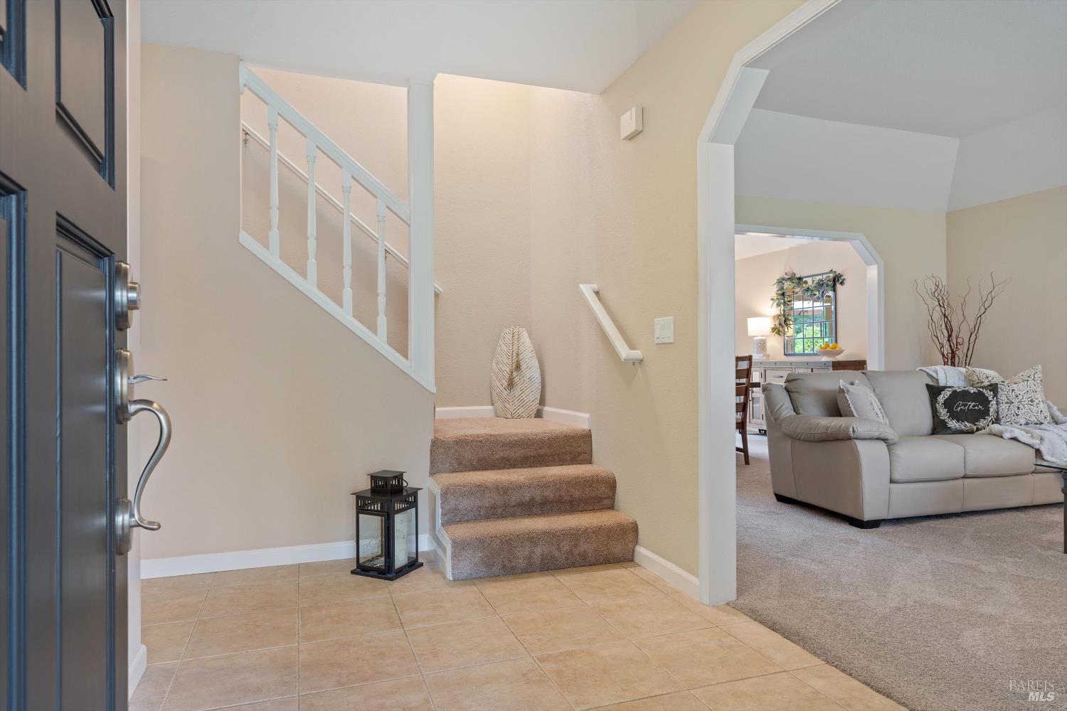 Detail Gallery Image 2 of 30 For 426 Secretariat Ct, Santa Rosa,  CA 95401 - 4 Beds | 2/1 Baths